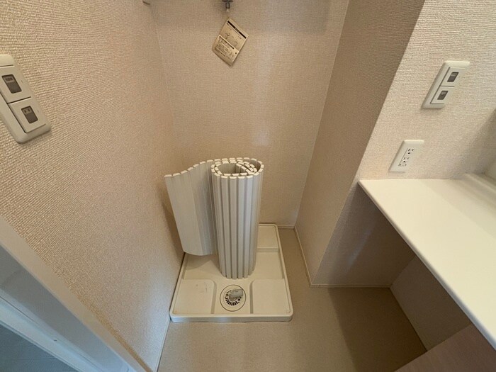 物件内観写真10　(洗濯機置場)