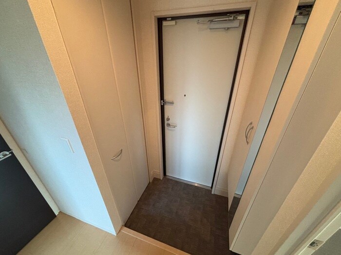 物件内観写真15　(玄関)