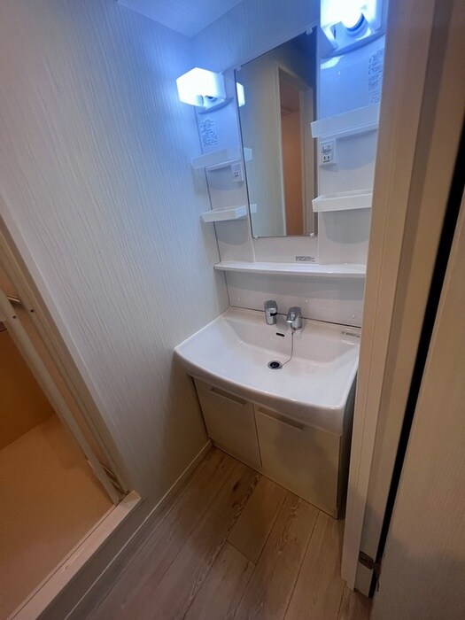 物件内観写真9　(洗面)