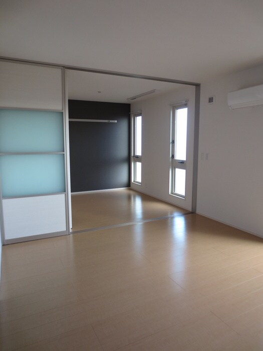 物件内観写真10　(居室)