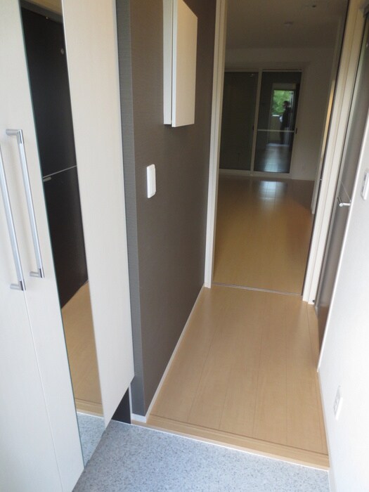 物件内観写真15　(玄関)