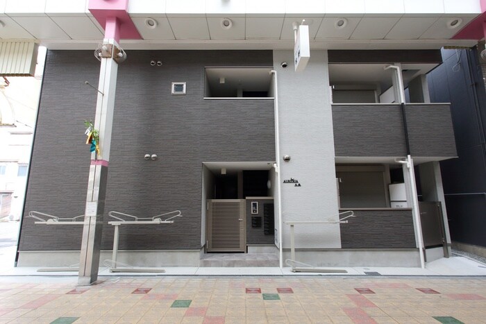 物件外観写真3　(駐輪場)