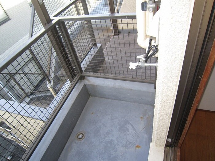 物件内観写真12　(洗濯機置場)