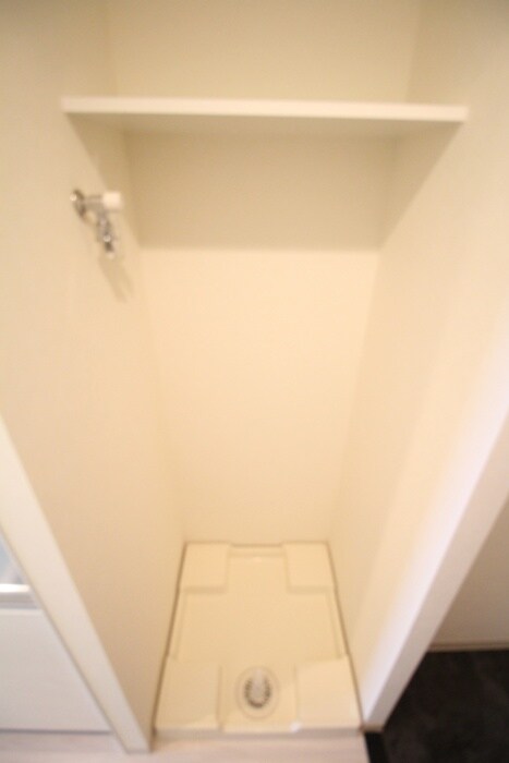 物件内観写真12　(洗濯機置場)