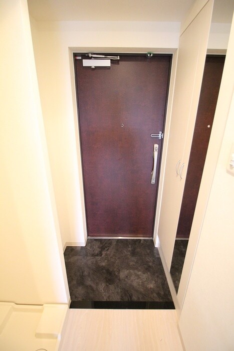 物件内観写真13　(玄関)