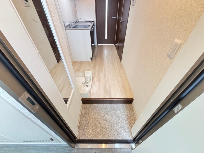 物件内観写真14　(玄関)