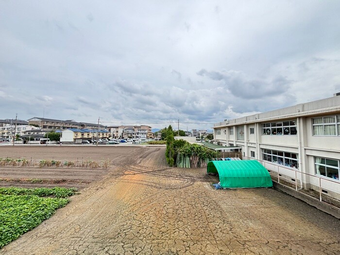 物件内観写真15　(室内からの展望)