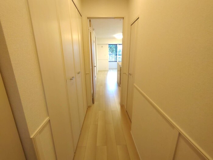 物件内観写真17　(廊下)