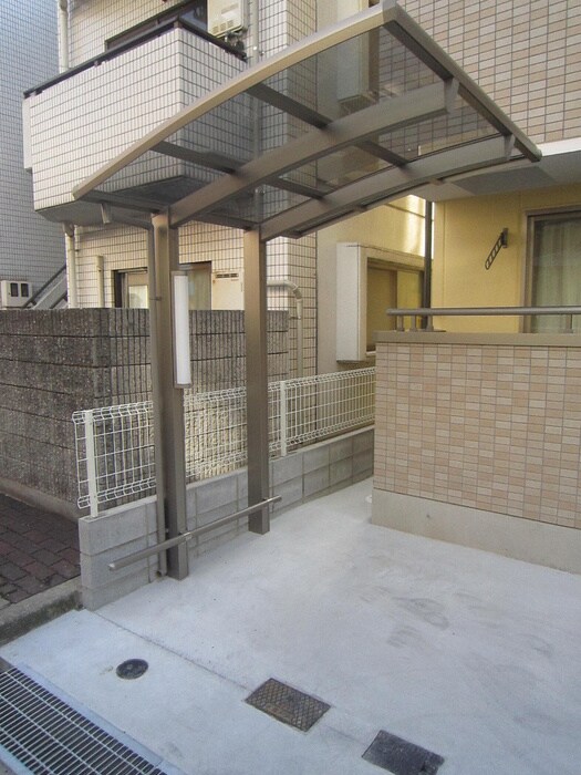 物件外観写真3　(駐輪場)