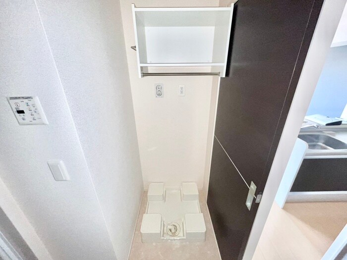 物件内観写真18　(洗濯機置場)