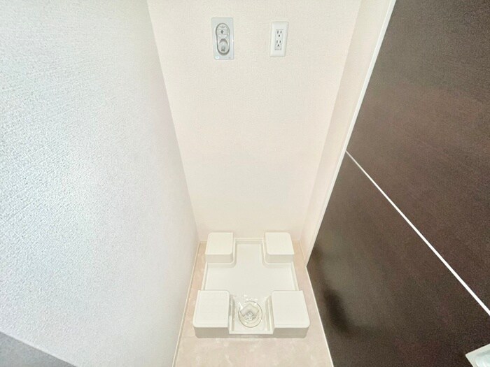 物件内観写真18　(洗濯機置場)