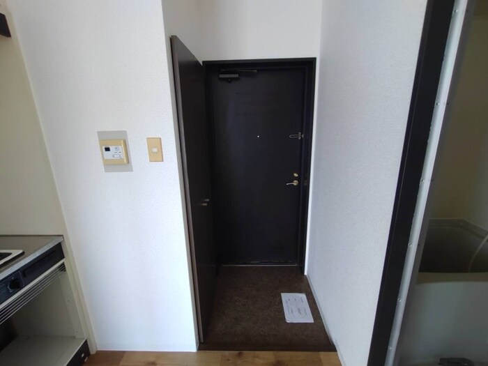 物件内観写真15　(玄関)