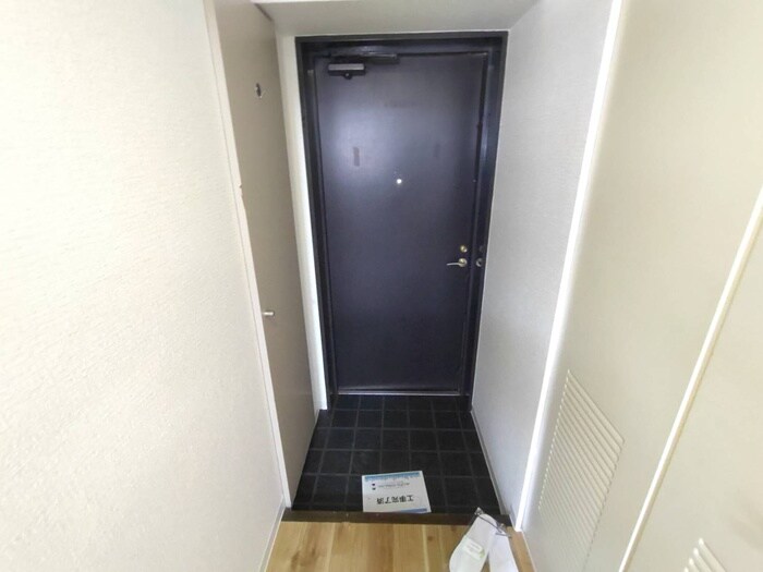 物件内観写真15　(玄関)