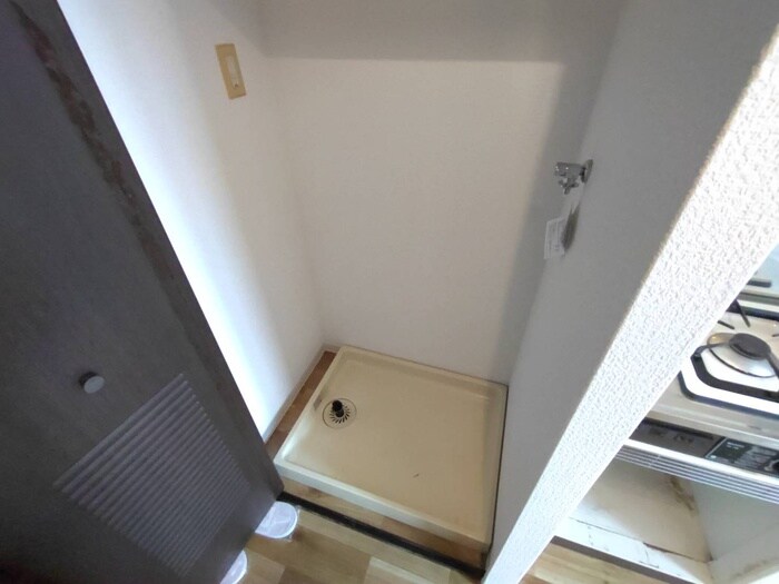 物件内観写真18　(洗濯機置場)