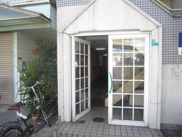物件外観写真6　(エントランス部分)