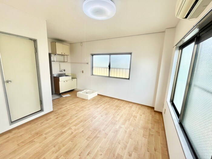 物件内観写真9　(居室)