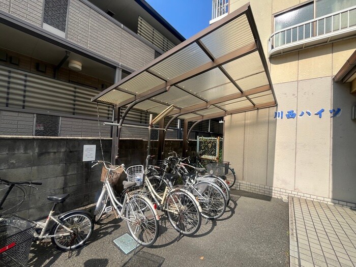 物件外観写真3　(駐輪場)