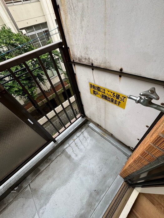 物件内観写真14　(洗濯機置場)