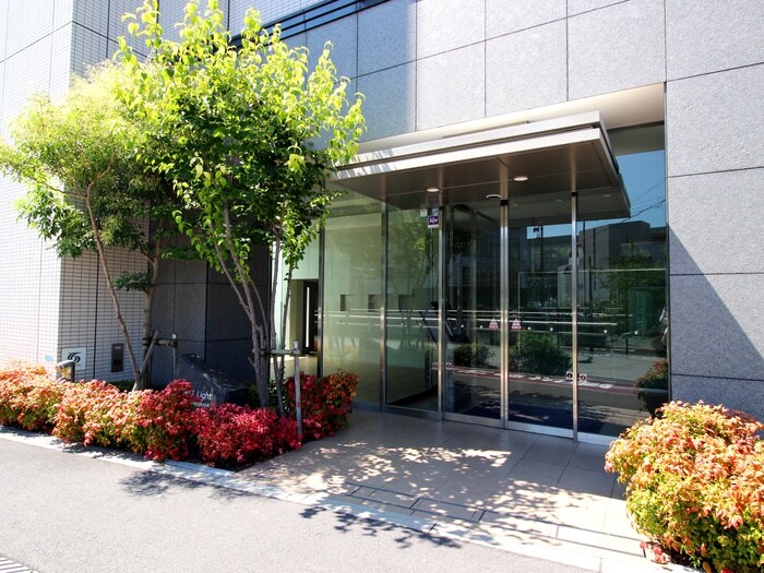 物件外観写真2　(エントランス部分)