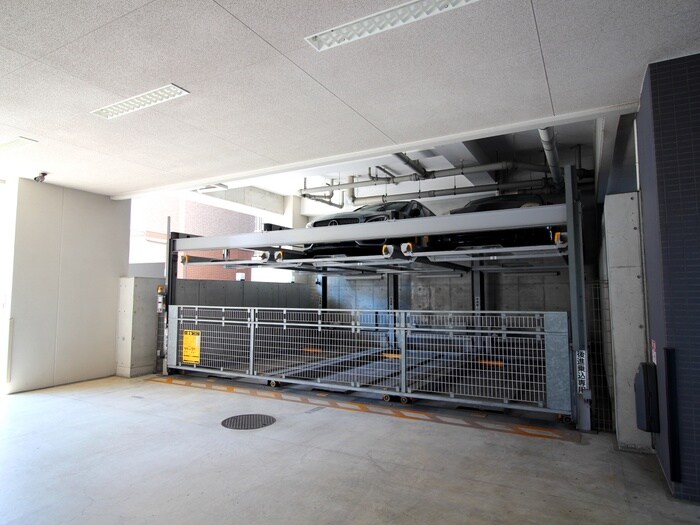 物件外観写真4　(駐車場)