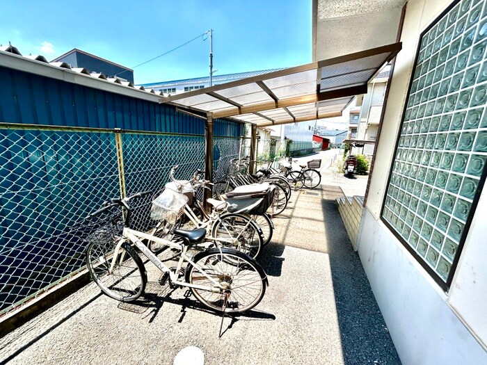 物件外観写真5　(駐輪場)