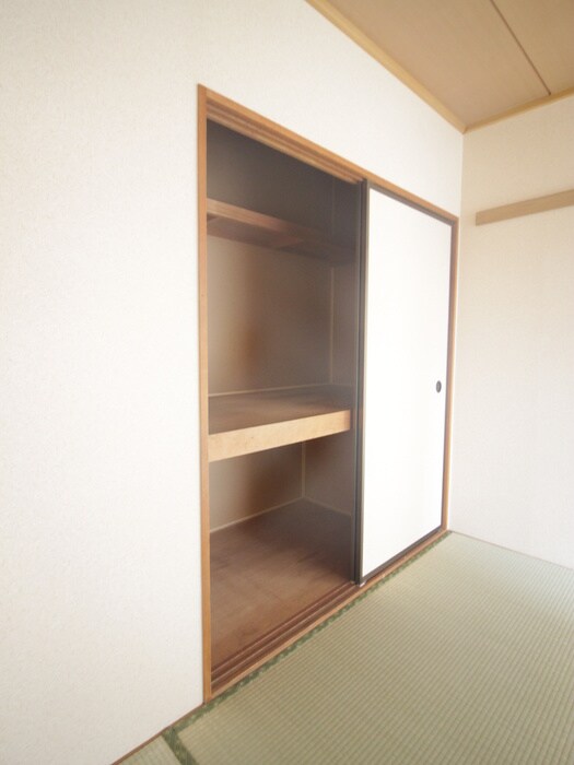 物件内観写真12　(収納)