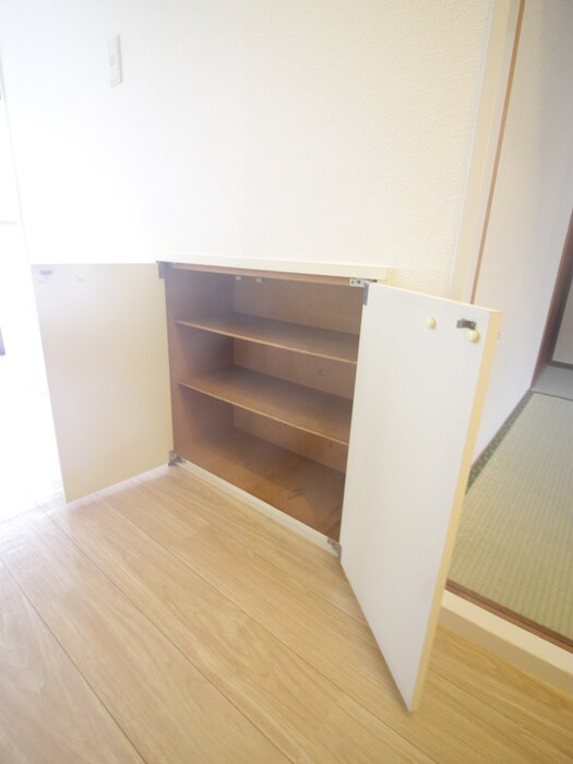 物件内観写真13　(靴箱)