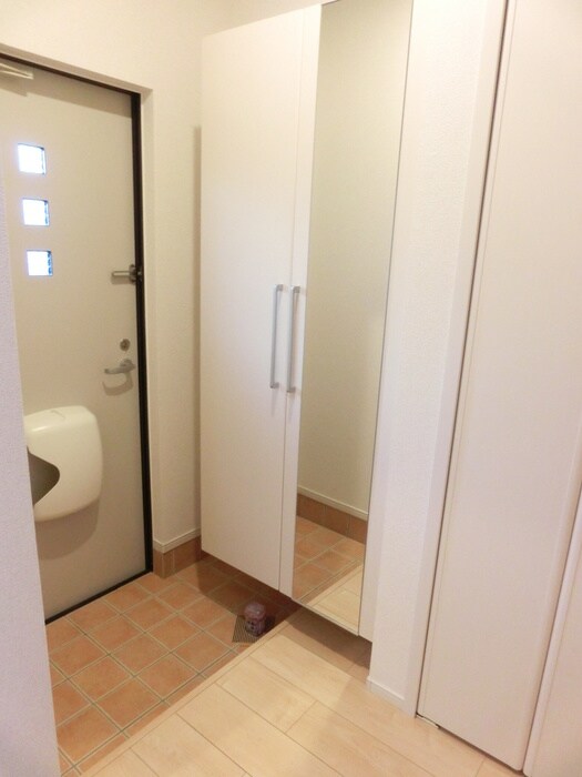 物件内観写真6　(靴箱)