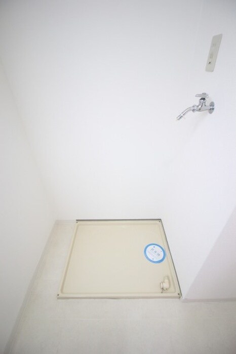 物件内観写真10　(洗濯機置場)