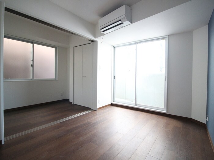 物件内観写真8　(室内からの展望)