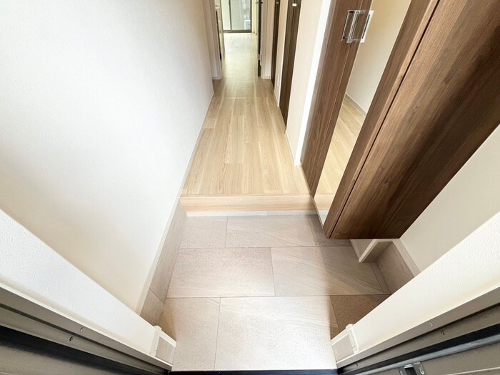 物件内観写真14　(玄関)