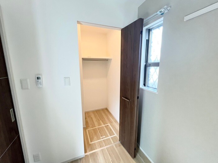 物件内観写真16　(収納)