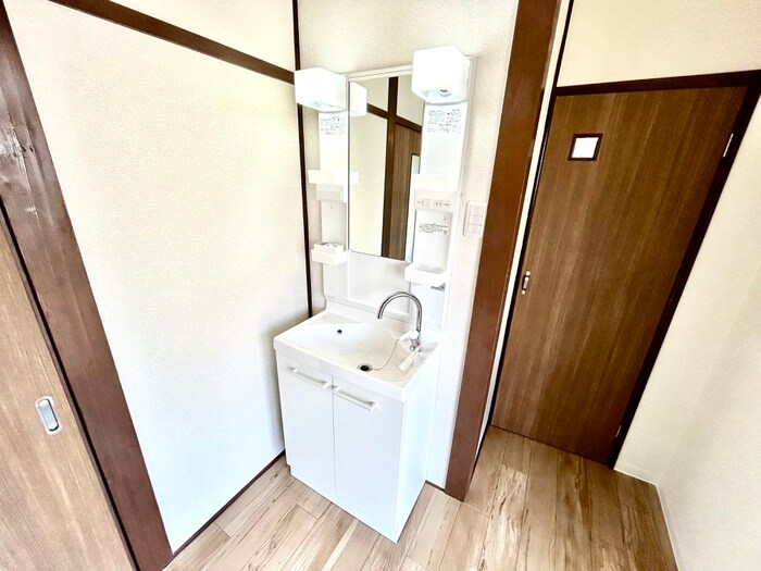 物件内観写真15　(洗面)