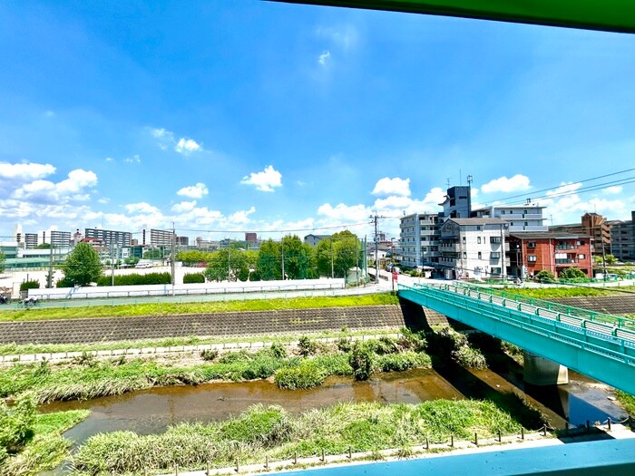 物件内観写真18　(室内からの展望)