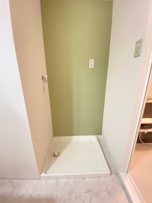 物件内観写真16　(洗濯機置場)