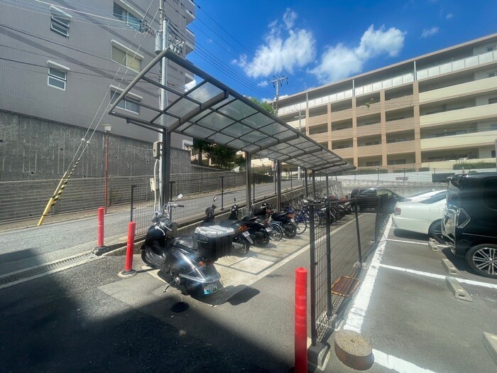 物件外観写真2　(駐輪場)
