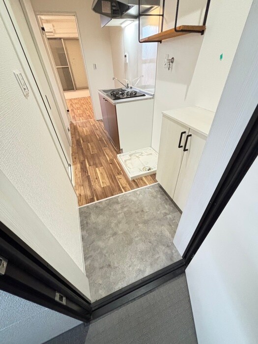 物件内観写真13　(玄関)