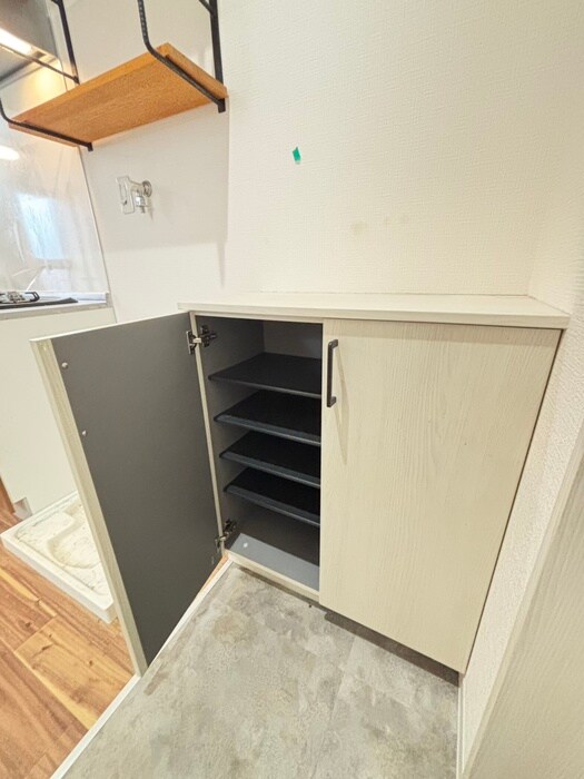 物件内観写真18　(靴箱)