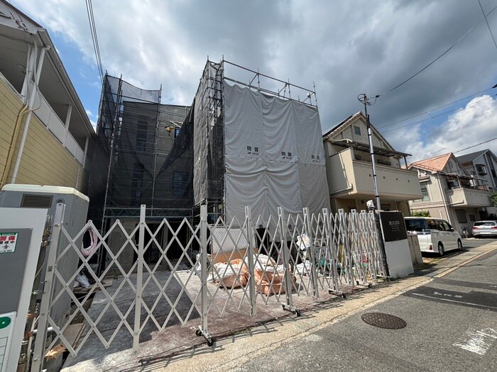 物件外観写真1　(建築中)