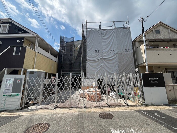 物件外観写真2　(建築中)