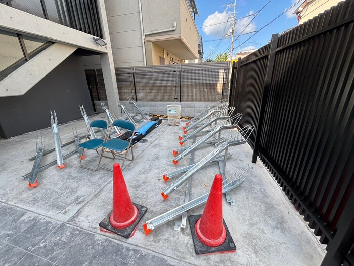 物件外観写真4　(駐輪場)