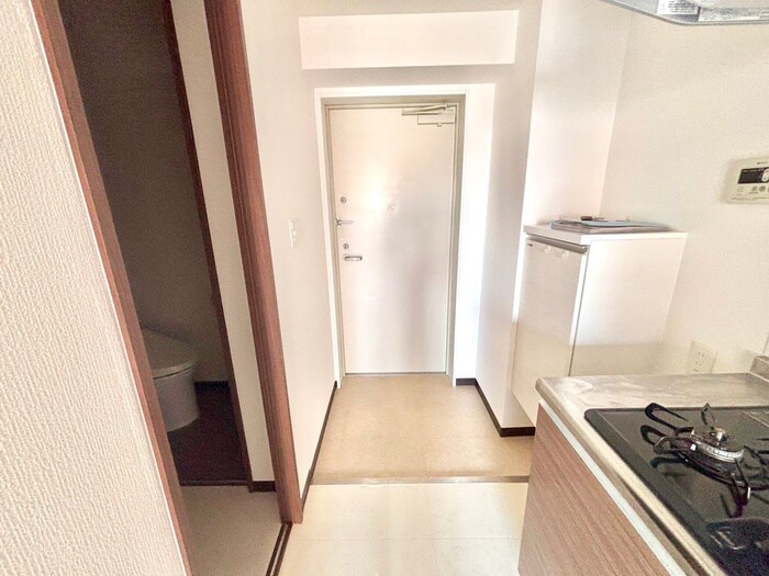 物件内観写真12　(玄関)
