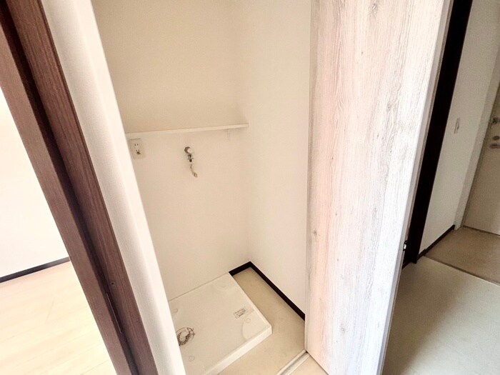 物件内観写真15　(洗濯機置場)