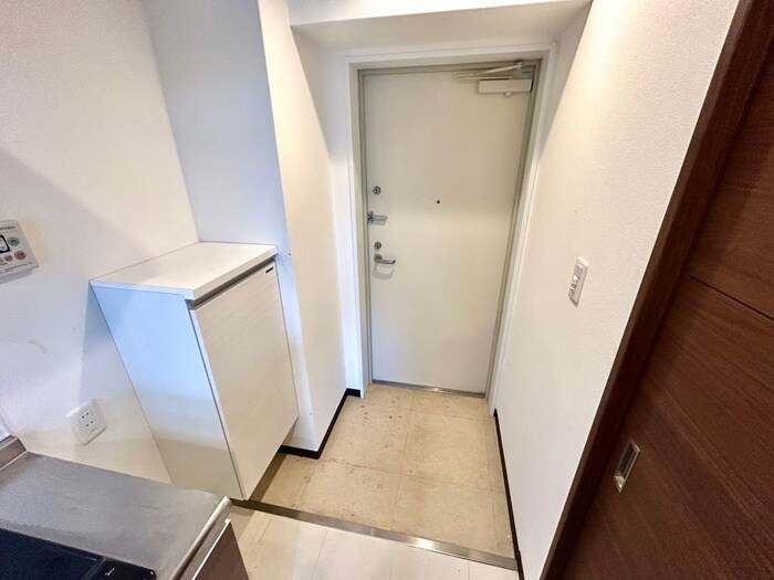物件内観写真18　(玄関)