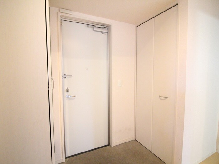 物件内観写真18　(玄関)