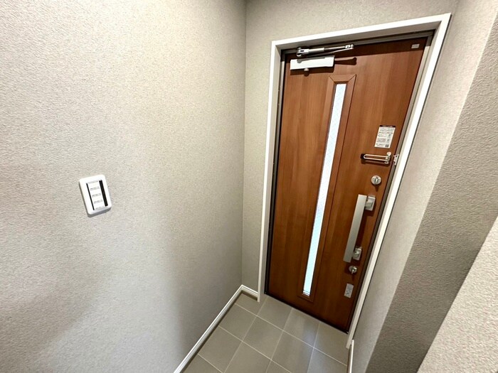 物件内観写真18　(玄関)