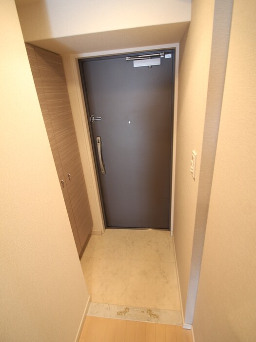 物件内観写真12　(玄関)
