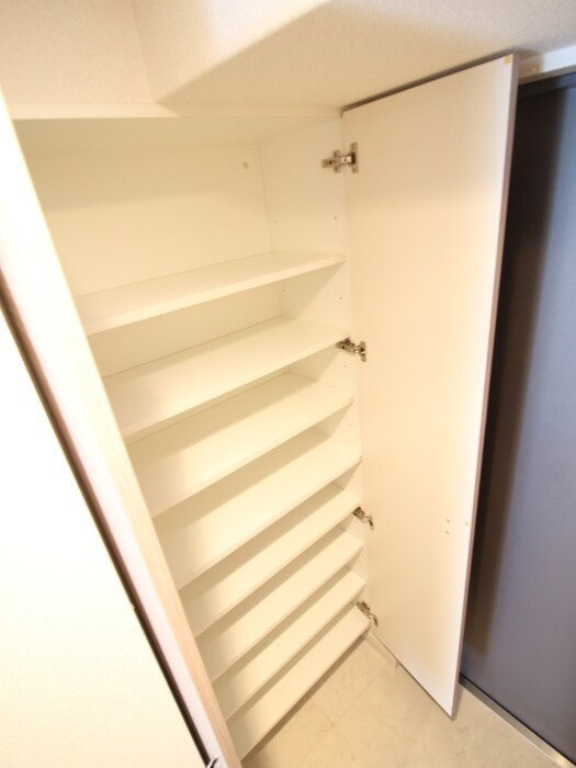 物件内観写真13　(靴箱)