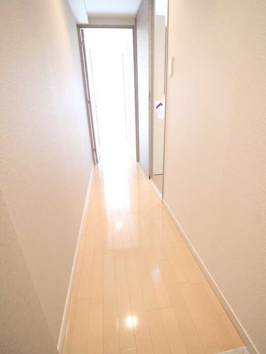 物件内観写真14　(廊下)