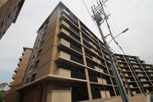 ﾌﾟﾚﾐｽﾄ北千里ｸﾗｯｼｨI棟（704）外観写真